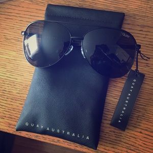 NEW! QUAY Australia Vivienne Aviator Sunglasses
